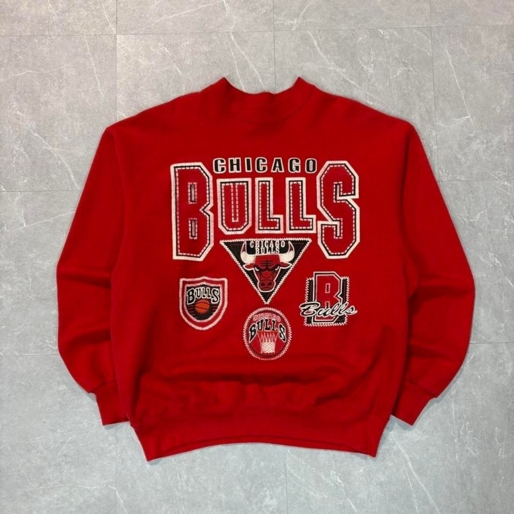 1990's‎ Chicago Bulls NBA red crewneck